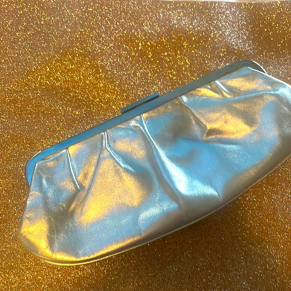 Giani Bernini clutch